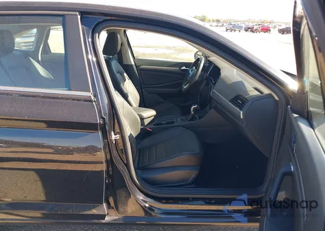 2024 Volkswagen Jetta 1.5T Se from USA, damaged, VIN 3VW7M7BU1RM000527